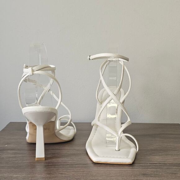 Guess Women's Leeba Strappy Dress Sandals Size 8 White NEW - Picture 4 of 8